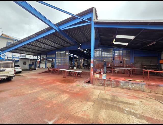 1,673M² WAREHOUSE FOR SALE IN BOOYSENS